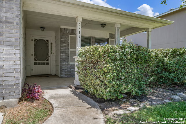 9815 Autumn Pl Property Photo 4