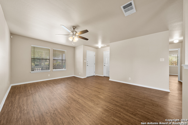 9815 Autumn Pl Property Photo 7
