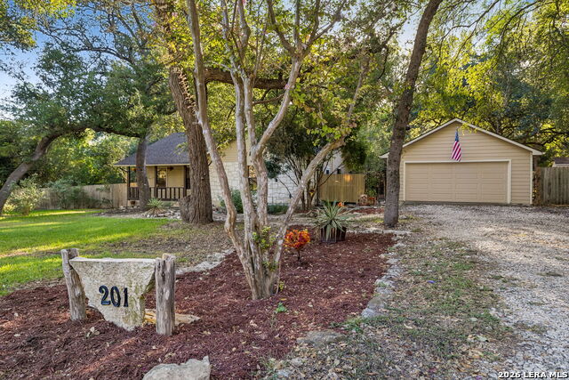 201 Doeskin Dr Property Photo 2