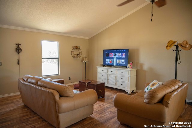 604 Mountain View Dr Property Photo 4