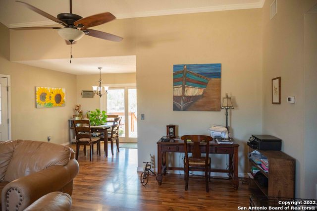 604 Mountain View Dr Property Photo 6