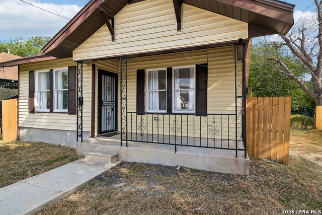 637 Canton Property Photo 4