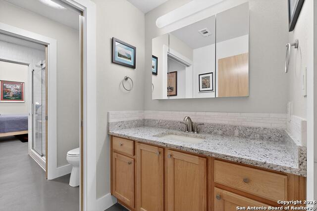 214 E Travis St Property Photo 26