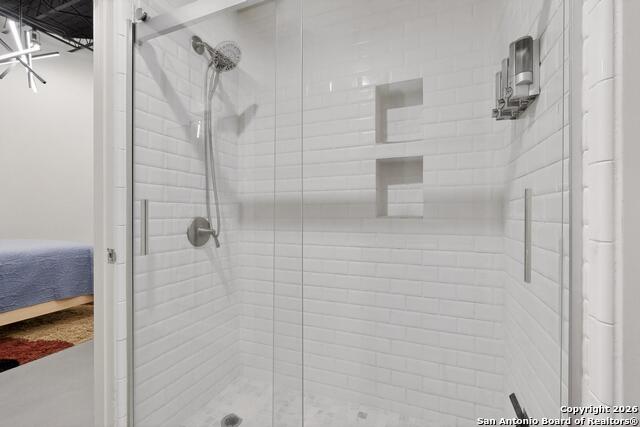 214 E Travis St Property Photo 28