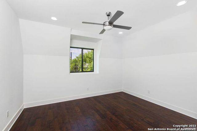 808 E Carson St Property Photo 25
