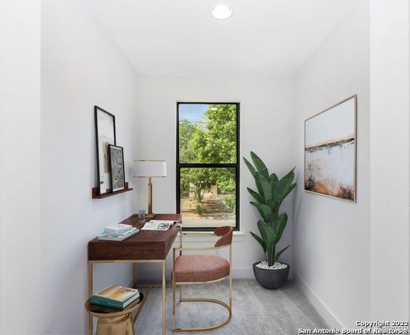 808 E Carson St Property Photo 8