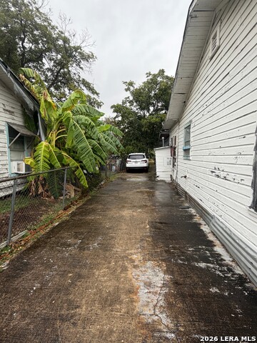 670 Kendalia Ave Property Photo 4