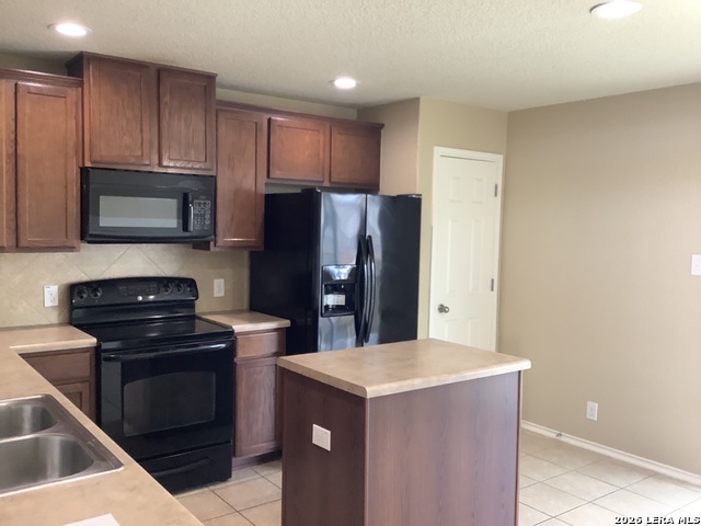 6811 Marlin Property Photo 3