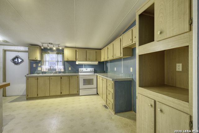 15821 State Highway 55 Property Photo 42