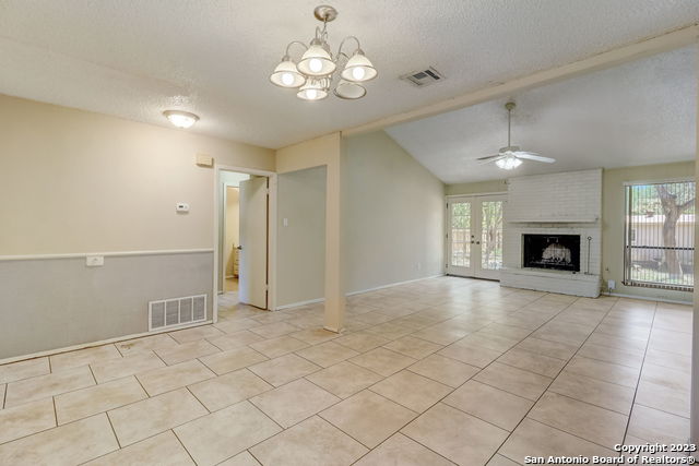 13710 Syracuse St Property Photo 4