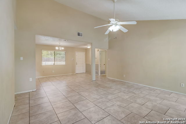 13710 Syracuse St Property Photo 10