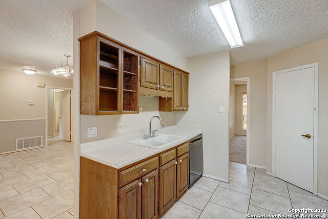 13710 Syracuse St Property Photo 14