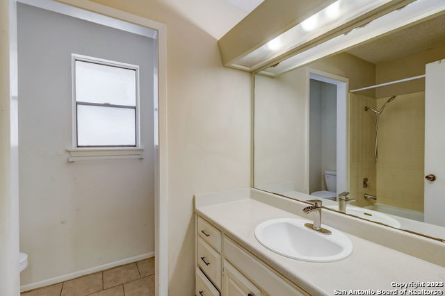 13710 Syracuse St Property Photo 19