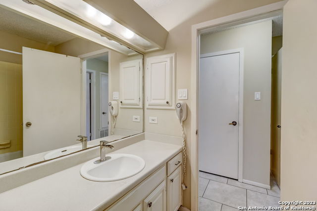 13710 Syracuse St Property Photo 20