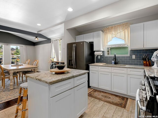 1122 W Craig Place Property Photo 5