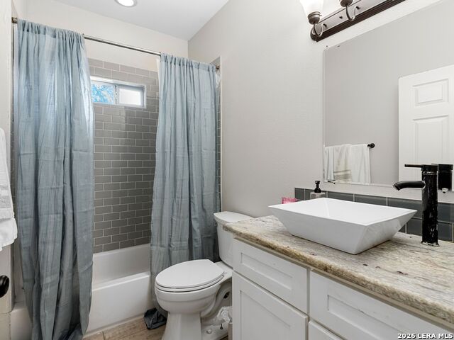 1122 W Craig Place Property Photo 18