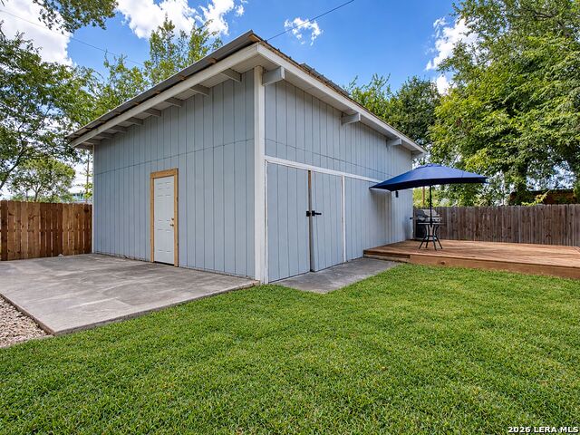 1122 W Craig Place Property Photo 21