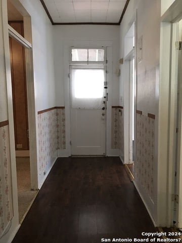 803 Montana St Property Photo 5
