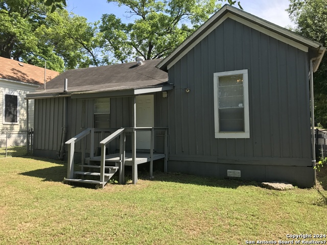 803 Montana St Property Photo 12