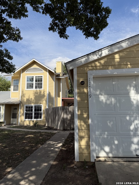 11719 Spring Ridge Dr Property Photo 3