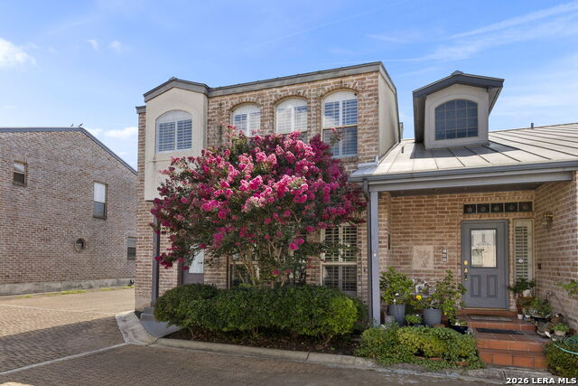 158 Oakwell Farms Property Photo 4