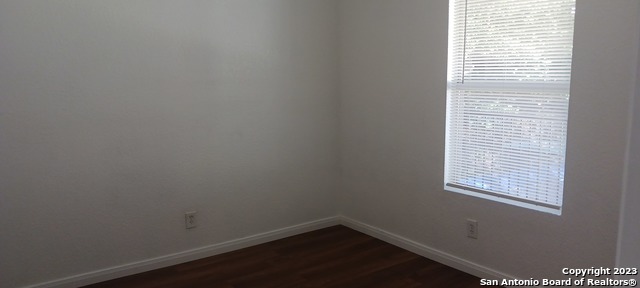 926 Drury Ln Property Photo 10