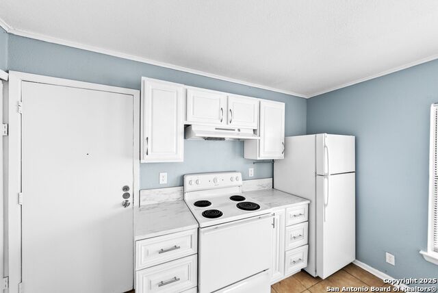 4015 Sun Harbour Property Photo 11