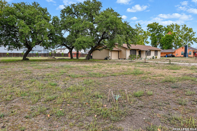 614 E Martindale Property Photo 3