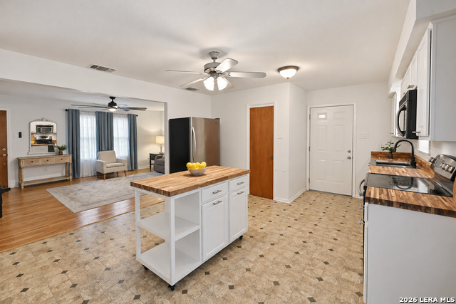614 E Martindale Property Photo 13