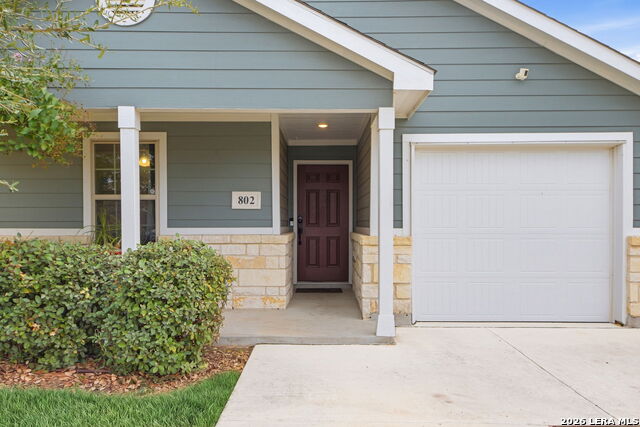 802 Hickory Trail Property Photo 3