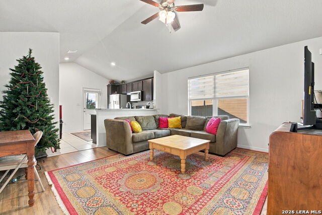 802 Hickory Trail Property Photo 4