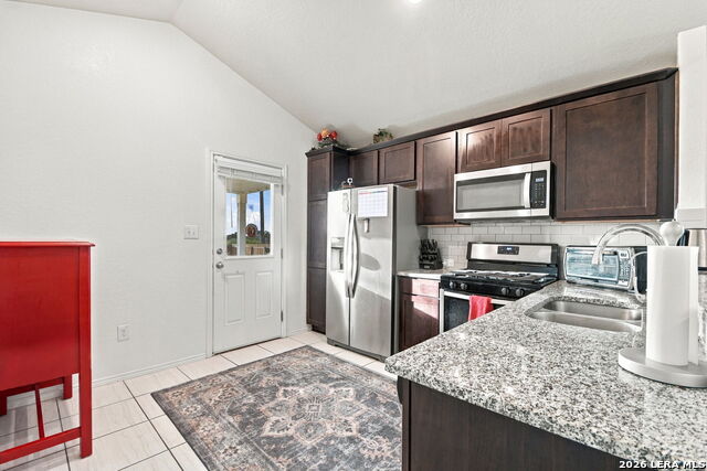 802 Hickory Trail Property Photo 6