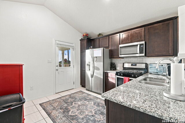 802 Hickory Trail Property Photo 7