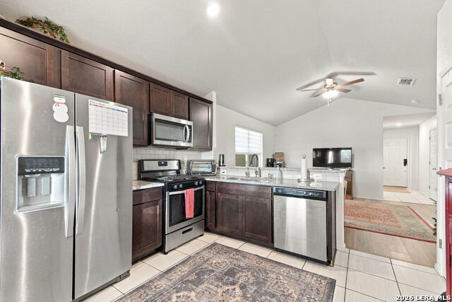 802 Hickory Trail Property Photo 8