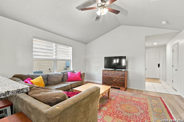 802 Hickory Trail Property Photo 9