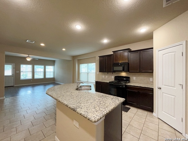 9123 Vondel Park Property Photo 15