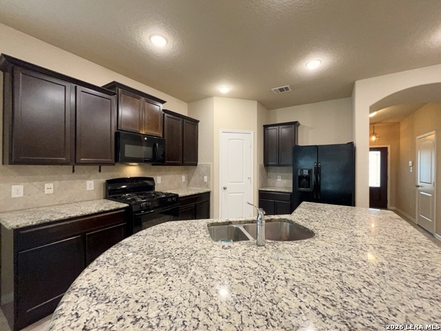 9123 Vondel Park Property Photo 16