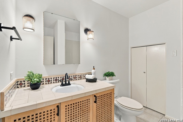 208 Grove Pl Property Photo 9