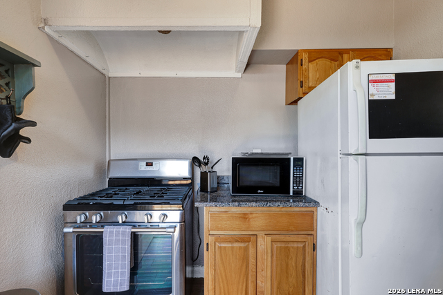 423 E Ashby Pl Property Photo 76