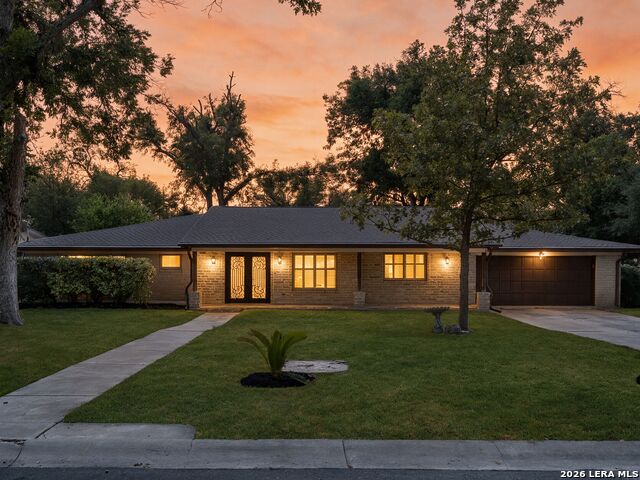 102 Riviera Drive Property Photo 1