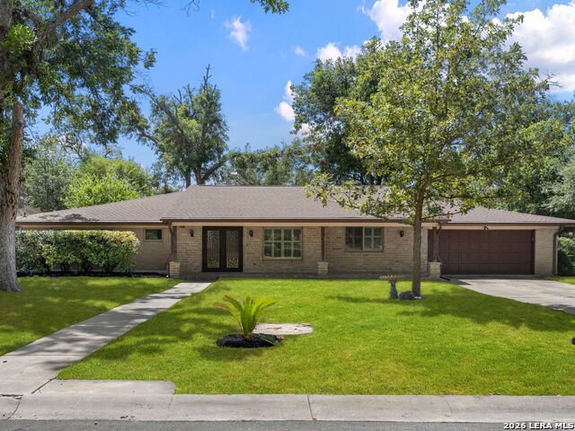 102 Riviera Drive Property Photo 3