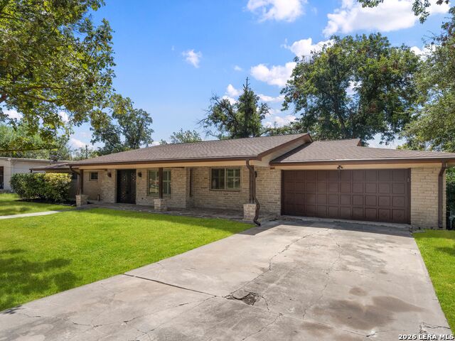 102 Riviera Drive Property Photo 5
