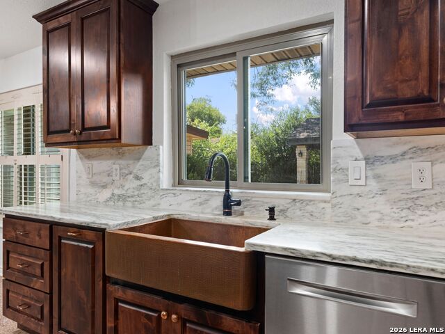 102 Riviera Drive Property Photo 17