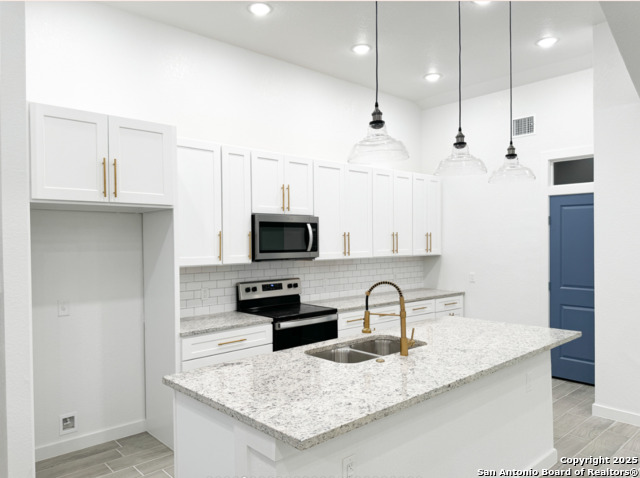107 S Lon Price Property Photo 4