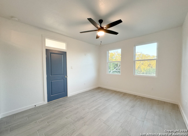 107 S Lon Price Property Photo 9