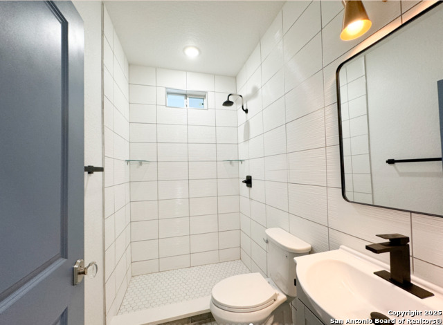 107 S Lon Price Property Photo 11