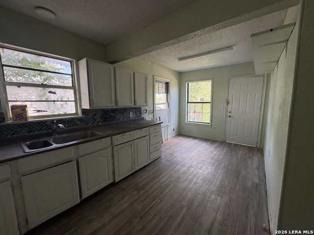1935 Lamar St Property Photo 8