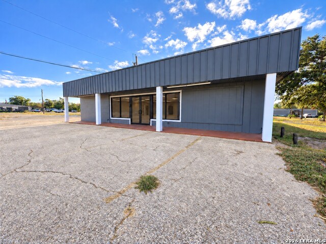 516 N Teel Property Photo 2