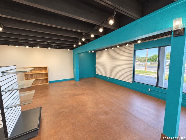 516 N Teel Property Photo 5