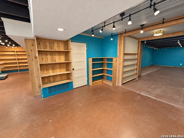 516 N Teel Property Photo 6